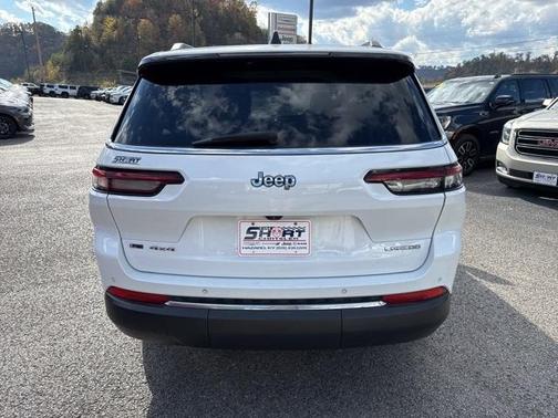 2022 Jeep Grand Cherokee L Laredo
