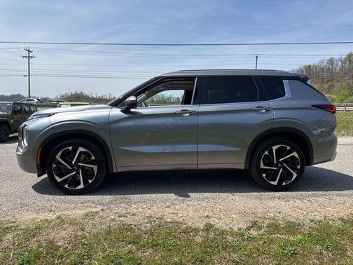 Gray 2024 Mitsubishi Outlander SEL