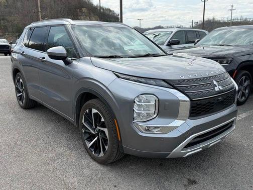 Gray 2024 Mitsubishi Outlander SEL