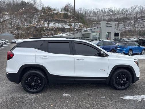 2022 GMC Terrain AT4