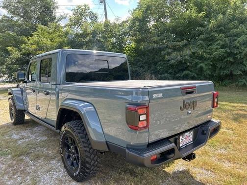 2024 Jeep Gladiator Sport