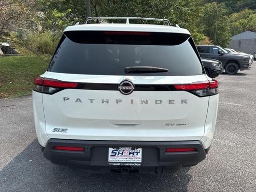 2022 Nissan Pathfinder SV