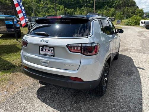 Silver Zynith 2025 Jeep Compass Limited