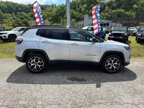 Silver Zynith 2025 Jeep Compass Limited