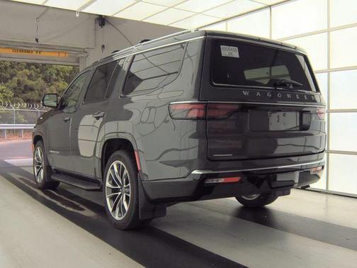 Metallic 2023 Jeep Wagoneer Series II