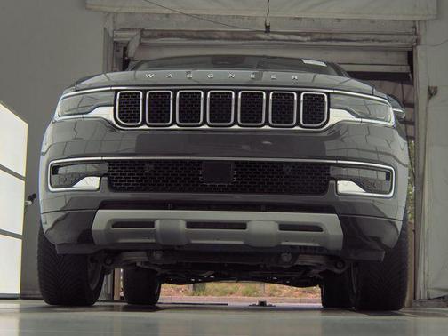 Metallic 2023 Jeep Wagoneer Series II