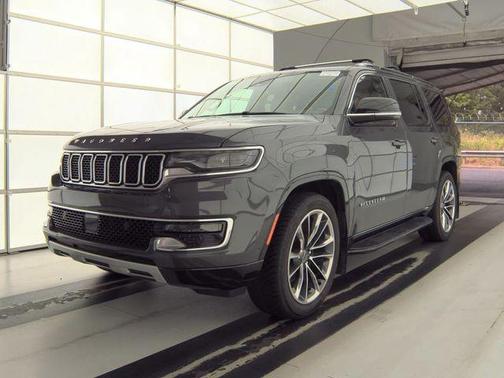 Metallic 2023 Jeep Wagoneer Series II