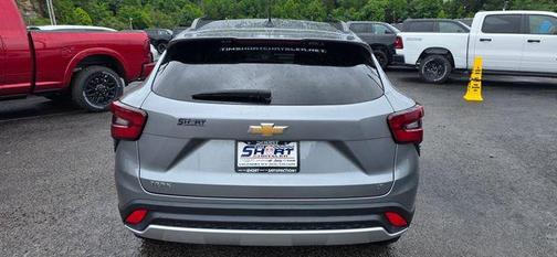 Sterling Gray Metallic 2025 Chevrolet Trax LT