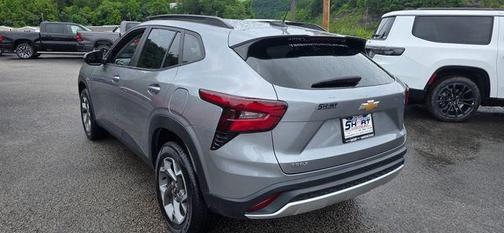 Sterling Gray Metallic 2025 Chevrolet Trax LT