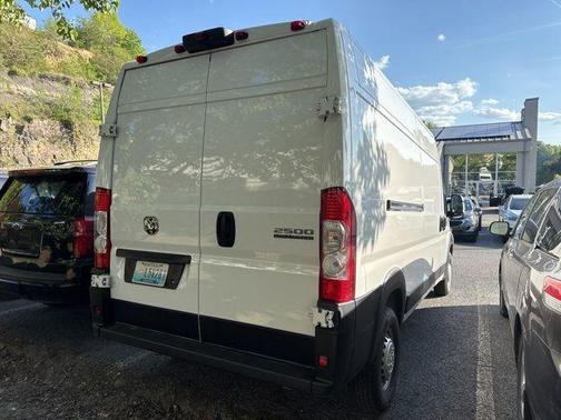 Bright White Clearcoat 2024 RAM ProMaster 2500 High Roof