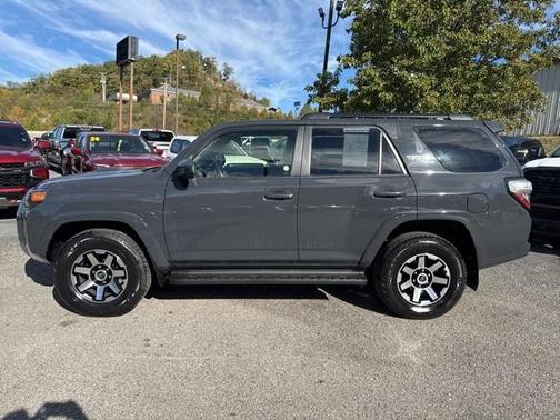 2024 Toyota 4Runner TRD Off Road