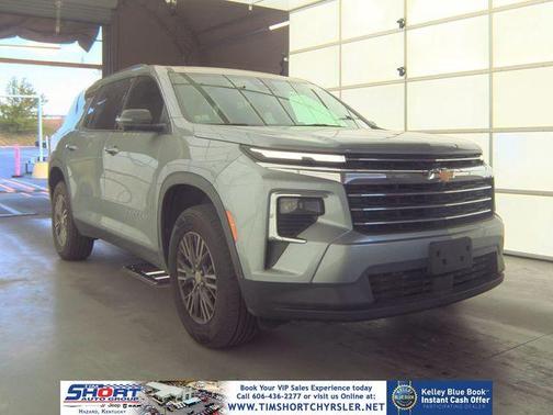 Sterling Gray Metallic 2024 Chevrolet Traverse LT