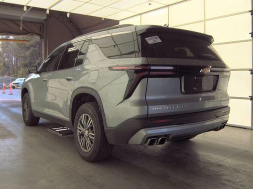 Sterling Gray Metallic 2024 Chevrolet Traverse LT