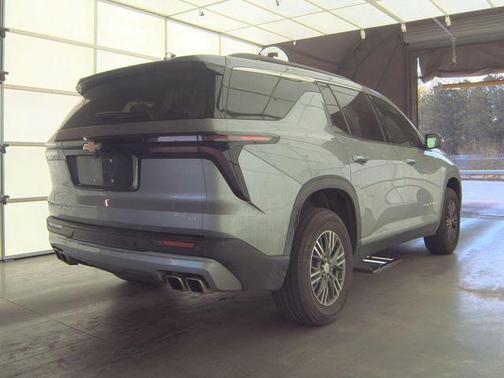 Sterling Gray Metallic 2024 Chevrolet Traverse LT