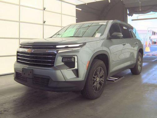 Sterling Gray Metallic 2024 Chevrolet Traverse LT