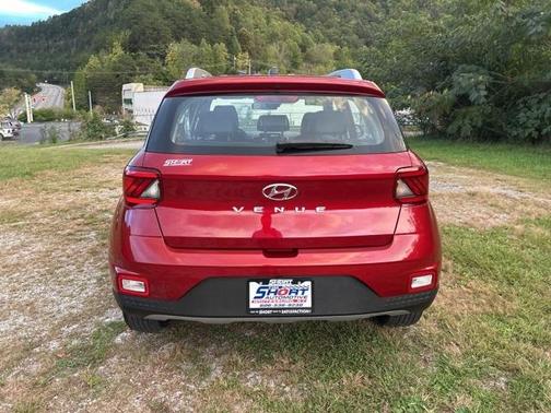 2024 Hyundai VENUE Limited