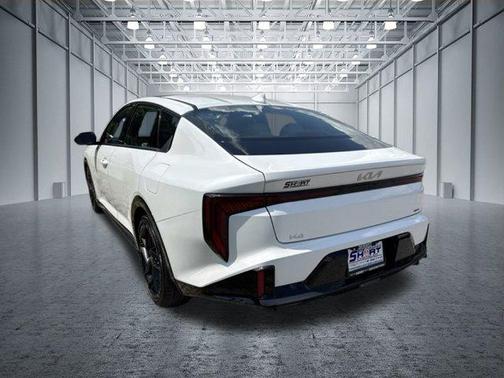 Snow White Pearl 2025 Kia K4 GT-Line Turbo