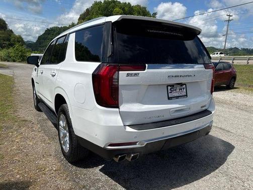 Summit White 2025 GMC Yukon Denali