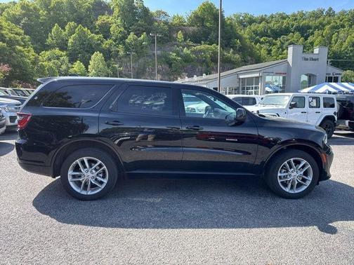 DB Black Crystal Clearcoat 2025 Dodge Durango GT