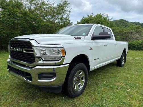 Bright White Clearcoat 2022 RAM 3500 Big Horn