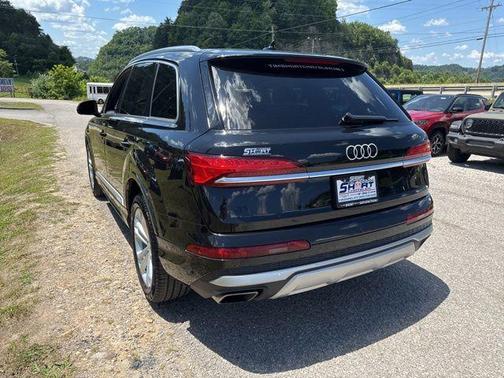 Mythos Black Metallic 2025 Audi Q7 55 Premium Plus