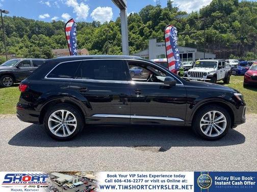 Mythos Black Metallic 2025 Audi Q7 55 Premium Plus