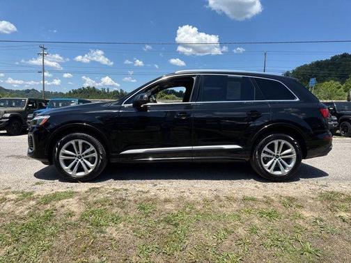 Mythos Black Metallic 2025 Audi Q7 55 Premium Plus