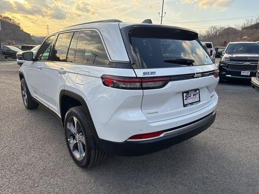 Bright White Clearcoat 2026 Jeep Grand Cherokee Limited
