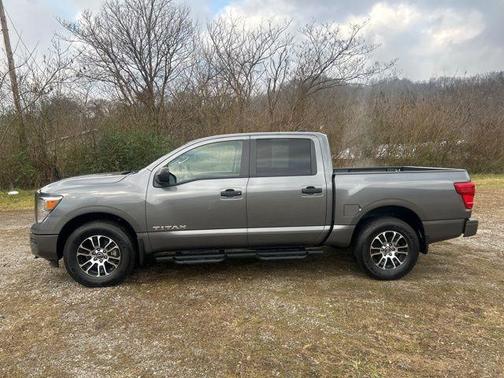 2024 Nissan Titan SV