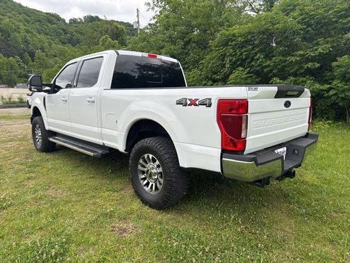 Oxford White 2022 Ford F-350 Lariat Super Duty