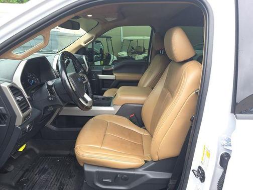 Oxford White 2022 Ford F-350 Lariat Super Duty