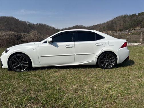 2018 Lexus IS 300 Base