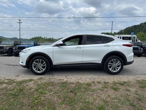 Summit White 2025 Buick Envista Preferred