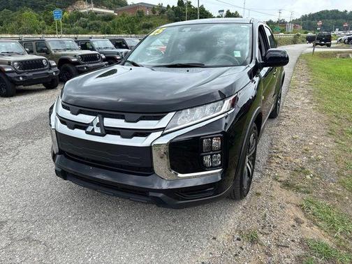 Labrador Black Pearl 2025 Mitsubishi Outlander Sport 2.0 ES