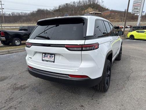 Bright White Clearcoat 2026 Jeep Grand Cherokee Limited