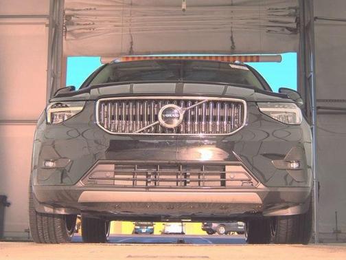 2023 Volvo XC40 B5 Plus Bright Theme