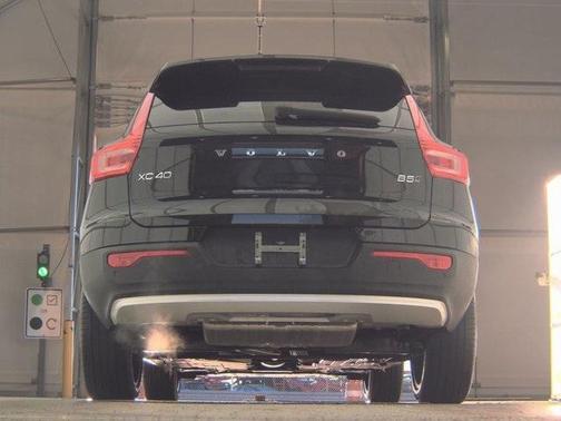 2023 Volvo XC40 B5 Plus Bright Theme