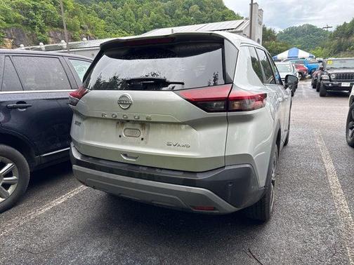 Brilliant Silver Metallic 2023 Nissan Rogue SV