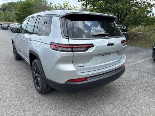 Silver Zynith 2026 Jeep Grand Cherokee L Laredo