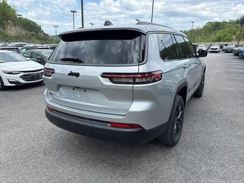 Silver Zynith 2026 Jeep Grand Cherokee L Laredo