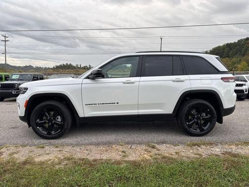 Bright White Clearcoat 2025 Jeep Grand Cherokee Limited