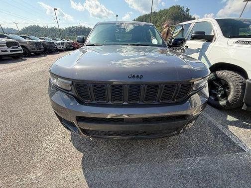 Metallic 2025 Jeep Grand Cherokee L Laredo