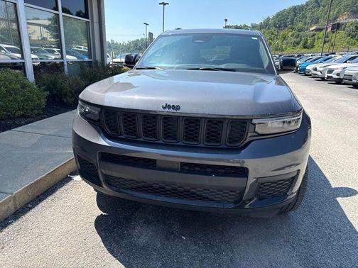 Metallic 2025 Jeep Grand Cherokee L Laredo
