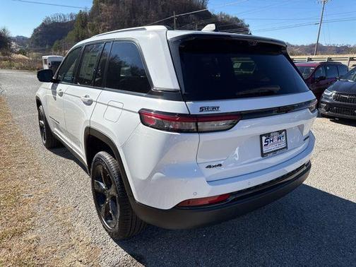 Bright White Clearcoat 2025 Jeep Grand Cherokee Limited
