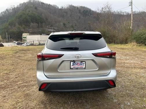 2024 Toyota Highlander 