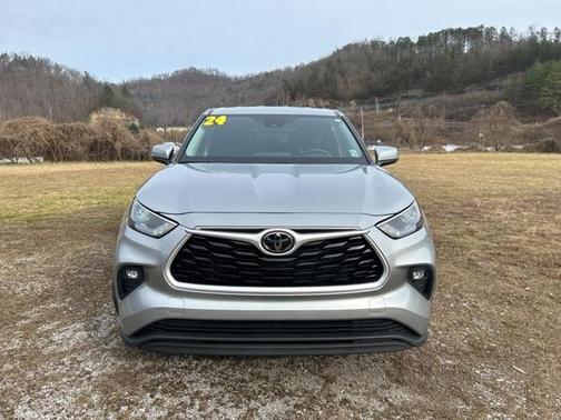 2024 Toyota Highlander 