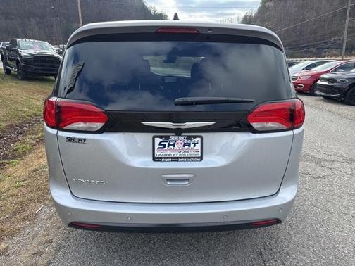 2026 Chrysler Voyager LX