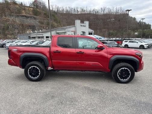 2024 Toyota Tacoma TRD Off Road