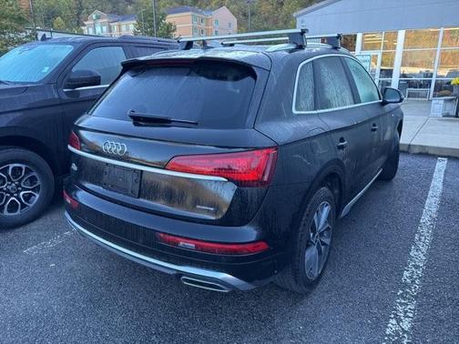 2022 Audi Q5 45 S line quattro Premium