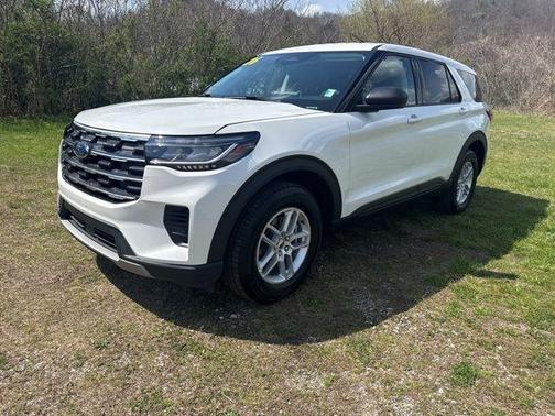 White Metallic 2026 Ford Explorer Active